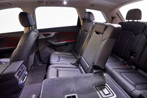 Family Sydney Airport Departure Transfer - Airlie Beach Holiday 3