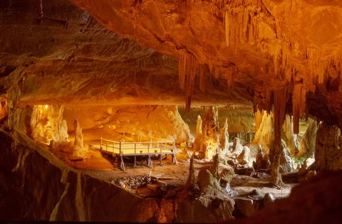 Abercrombie Caves - Airlie Beach Holiday 0