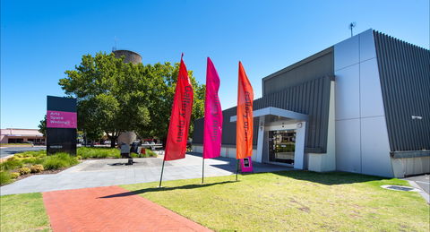Arts Space Wodonga - Airlie Beach Holiday 1