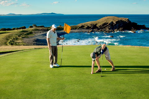 Crescent Head Country Club Golf Course - Airlie Beach Holiday 1