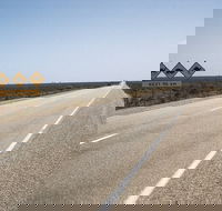 Eyre Highway - Airlie Beach Holiday