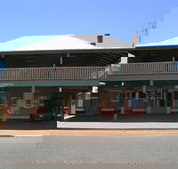 Fifield - Airlie Beach Holiday
