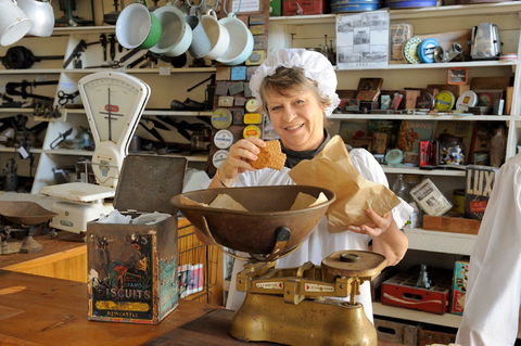Samford District Historical Museum Society Incorporated - Airlie Beach Holiday 0