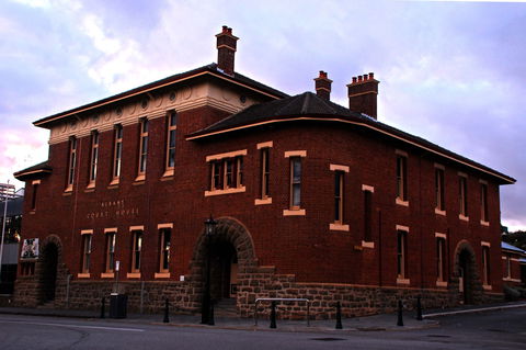 Albany Courthouse - Airlie Beach Holiday 0