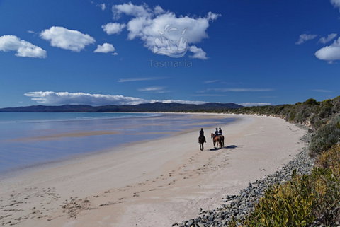 North West - Airlie Beach Holiday 0