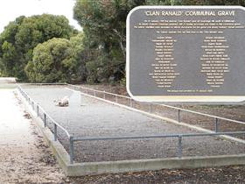 Historic Clan Ranald Shipwreck Graves - Airlie Beach Holiday 1
