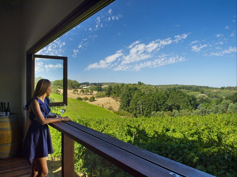 Adelaide Hills - Airlie Beach Holiday 0