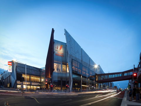 Wollongong Central - Airlie Beach Holiday 0