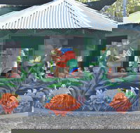 Howlong's Enchanted Hut - Airlie Beach Holiday