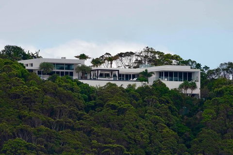 Julian Rocks Byron Bay Cruise - Airlie Beach Holiday 19