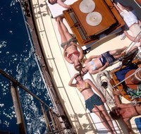 Whitehaven Beach Sailing and Snorkeling Cruise - Airlie Beach Holiday