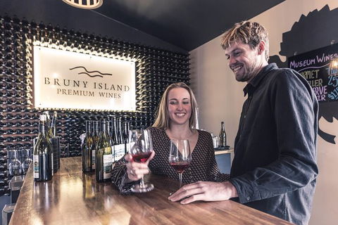 Bruny Island Overnight Explorer And Boutique Accommodation For Two - Airlie Beach Holiday 0