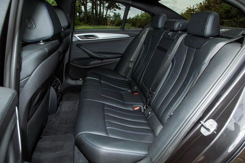 Arrival Private Transfer Melbourne Airport MEL To Melbourne City By Business Car - Airlie Beach Holiday 3