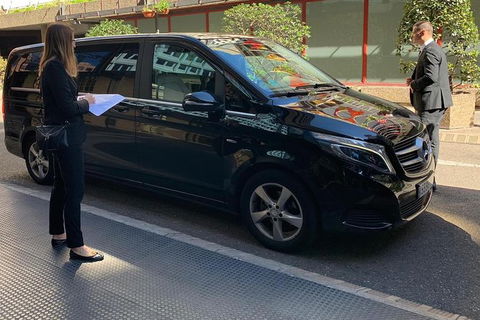 Arrival Private Transfer Melbourne Airport MEL To Melbourne City By Luxury Van - Airlie Beach Holiday 3