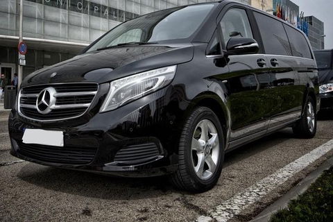 Arrival Private Transfer Melbourne Airport MEL To Melbourne City By Luxury Van - Airlie Beach Holiday 2