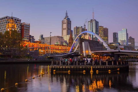 Arrival Private Transfers: Melbourne Airport MEL To Melbourne In Business Car - Airlie Beach Holiday 6