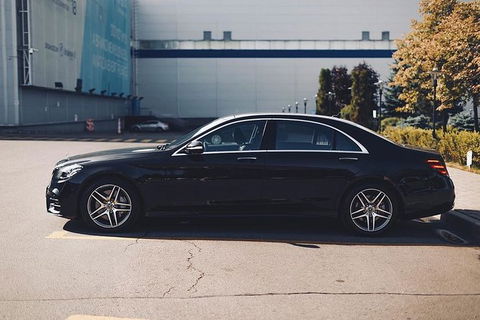 Arrival Private Transfers: Melbourne Airport MEL To Melbourne In Business Car - Airlie Beach Holiday 0