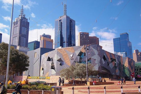 Arrival Private Transfers: Melbourne Airport MEL To Melbourne In Business Car - Airlie Beach Holiday 1