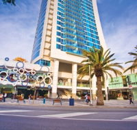 The High Street Surfers Paradise - Airlie Beach Holiday