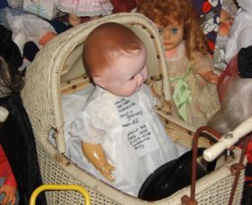 Little Darlings Doll Museum And Coffee Shop - Airlie Beach Holiday 0