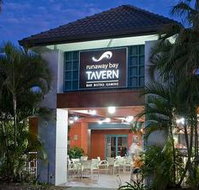 Runaway Bay Tavern - Airlie Beach Holiday