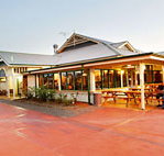 Potters Hotel and Brewery - Airlie Beach Holiday