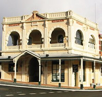 Empire Hotel - Airlie Beach Holiday