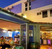 Wisdom Bar  Cafe - Airlie Beach Holiday
