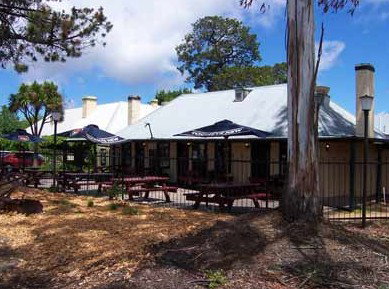 Old Canberra Inn - Airlie Beach Holiday 0
