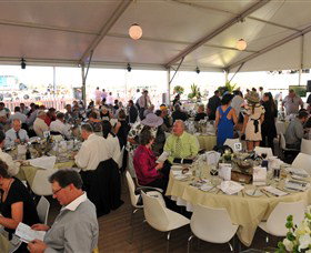 Alice Springs Turf Club - Airlie Beach Holiday 2