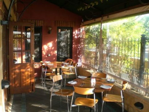 Belvideres Bar & Bistro - Airlie Beach Holiday 0