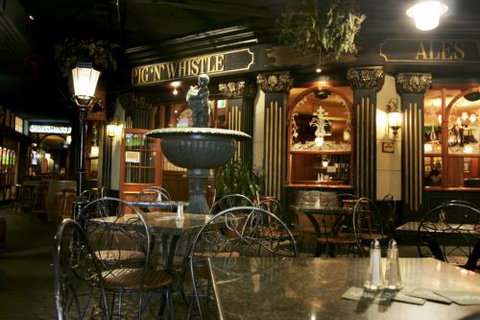 Pig N Whistle British Pub Indooroopilly - Airlie Beach Holiday 4