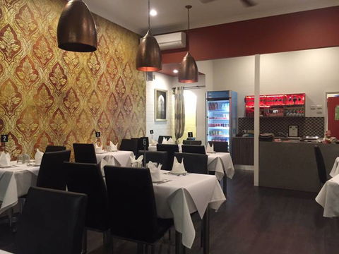 Aromas Of India Restaurant - Airlie Beach Holiday 6