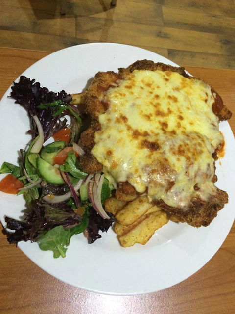 Coomera Waters Tavern - Airlie Beach Holiday 0