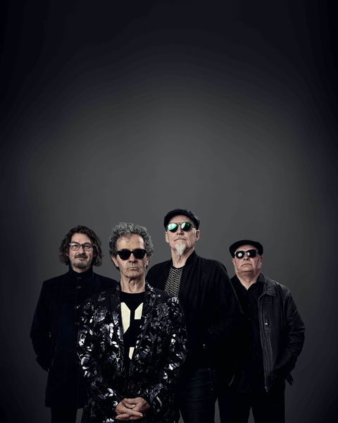 Choirboys: The Hits & 6-pack Of Bruce Springsteen - Airlie Beach Holiday 0