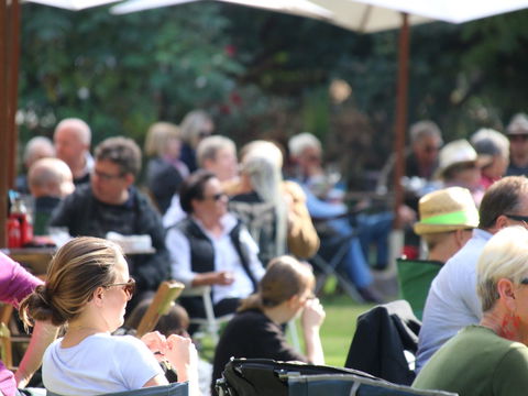 Music In The Gardens - Mitch King - Airlie Beach Holiday 1