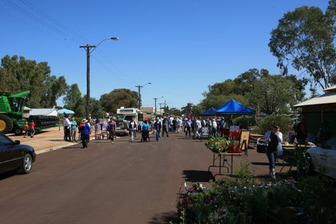 Nungarin Markets - Airlie Beach Holiday 0