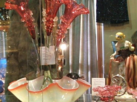 Robertson Antiques And Collectables Fair - Airlie Beach Holiday 0