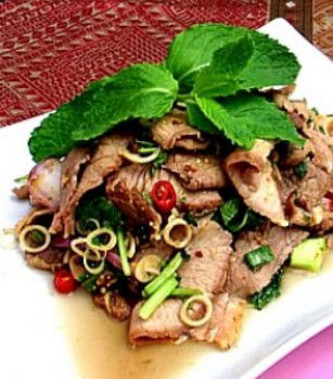 Lao-Thai Luammit Restaurant - Airlie Beach Holiday 0