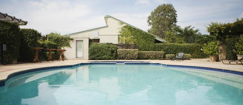 Harrigan's Irish Pub & Accommodation - Airlie Beach Holiday 1