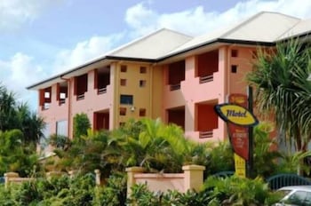 Kacys Bargara Beach Motel - Airlie Beach Holiday 0