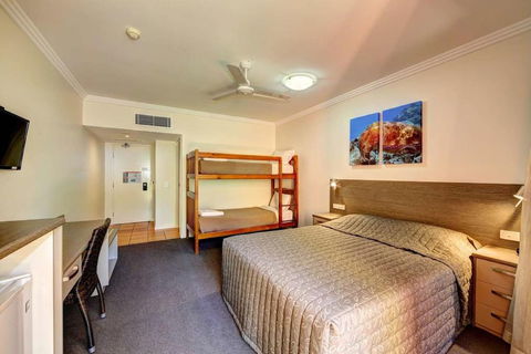 Kacys Bargara Beach Motel - Airlie Beach Holiday 6