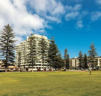 Oaks Glenelg Liberty Suites - Airlie Beach Holiday