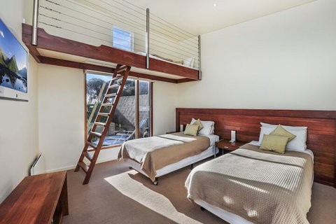 Hearns Beachside Villa 4 - Airlie Beach Holiday 2