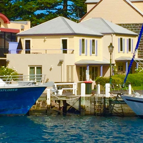 Dockside Waterfront Indulgence - Airlie Beach Holiday 5