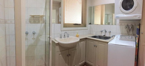 Dockside Waterfront Indulgence - Airlie Beach Holiday 1