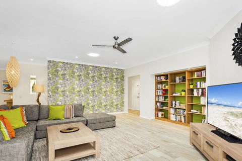 Fairlight Tweed Coast Holidays  - Airlie Beach Holiday 2