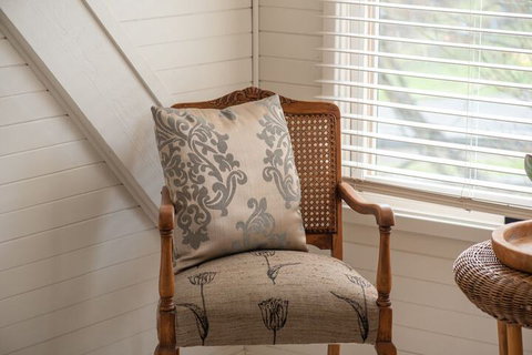 ARCADIA - The Barn Cottage & Rosehill Cottage - Airlie Beach Holiday 4