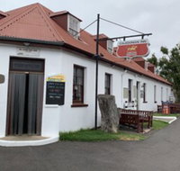 The Caledonian Inn - Airlie Beach Holiday