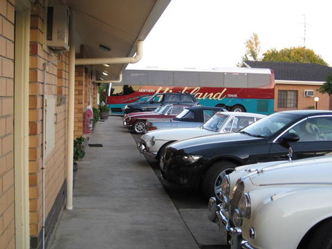 Bordertown Dukes Motorinn - Airlie Beach Holiday 5